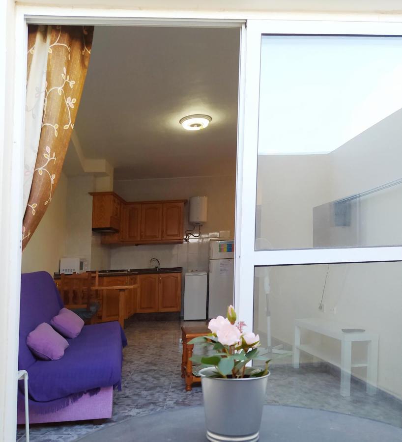 Apartment La *
