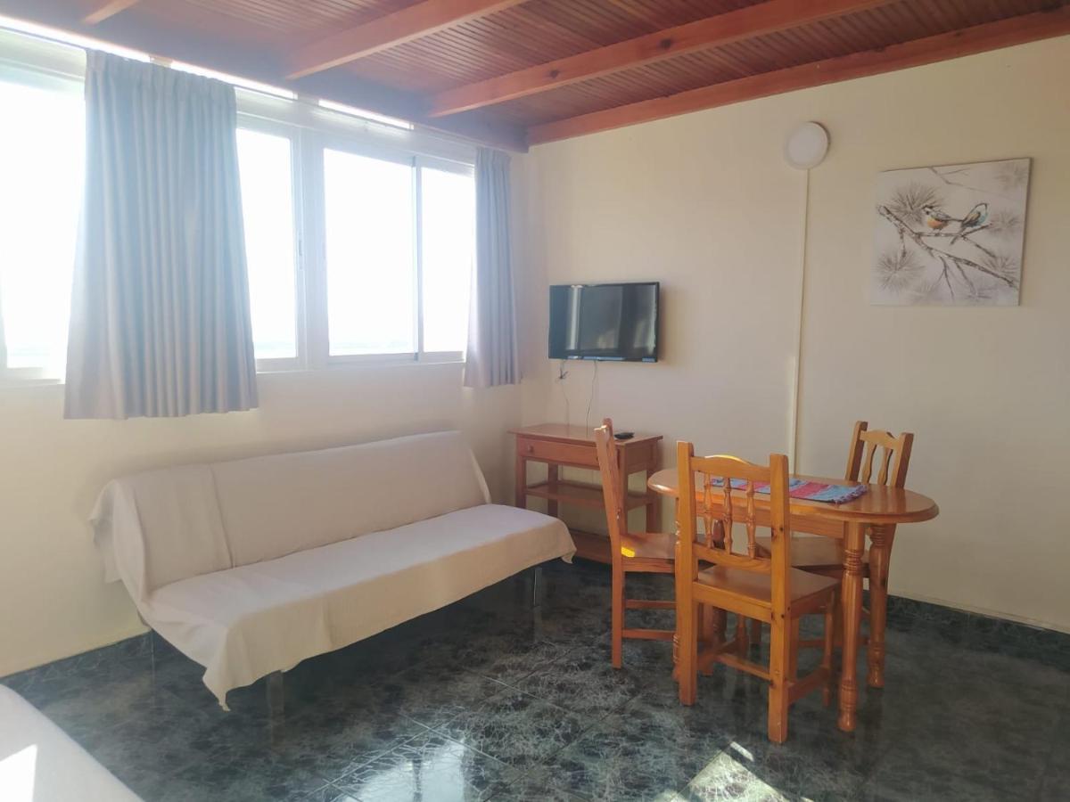 Apartment La *